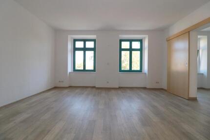 Ab 01.05.2026! Hochwertig und barrierearm! Sonnige 3-Raum-Etagenwohnung mit Balkon, Aufzug und Stellplatz! - Görlitz