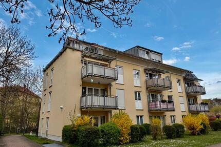 Erstbezug mit großer Dachterrasse, Küche u. Stellplatz - Gotha