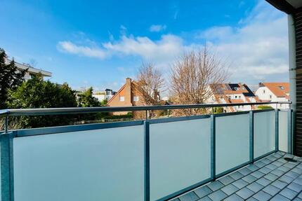 Bezugsfreie 2-Zimmer-Wohnung mit Einbauküche ohne Maklerprovision - Monheim am Rhein