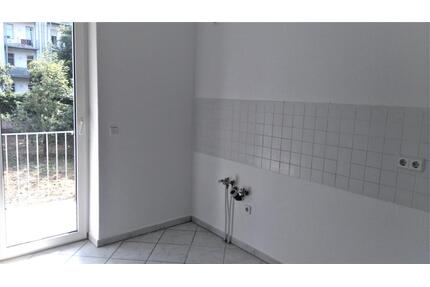 3 Raum-.Wohnung mit Balkon, DuscheBadewanne im EG - Weißenfels