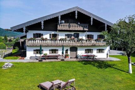 BESONDERES ANWESEN IM CHIEMGAU: HIST. LANDHAUS MIT ALPENBLICK UND VIELSEITIGEN MÖGLICHKEITEN - Inzell