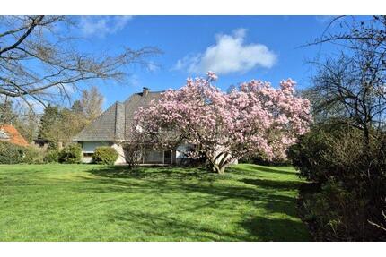 Rarität! Imposantes Einfamilienhaus mit parkähnlichem Gartengrundstück in Waldrandlage! - Ganderkesee