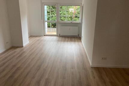 Helle 2-Zi-Whg mit Südbalkon, im Zentrum - Neu-Isenburg