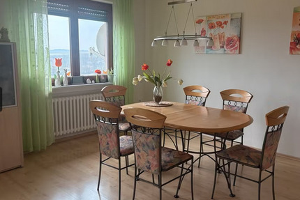 Zweifamilienhaus in Schonungen, OT mit großem Grundstück und 2 Garagen - Gädheim