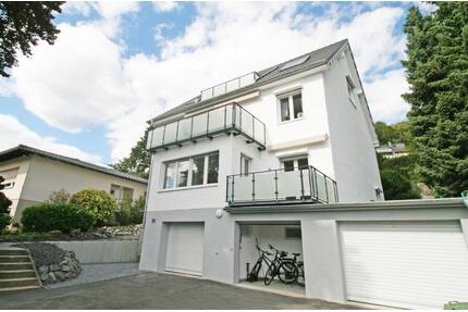Lichtdurchflutete und moderne 2-Zimmer-Wohnung mit großer Terrasse, Garten, Balkon und Garage - Bonn Küdinghoven
