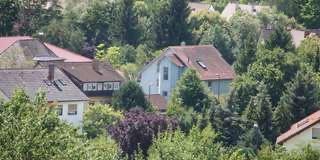 Haus im Grünen mit 4 abgeschlossenen Wohnungen - Weikersheim