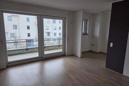 Ruhige und sonnige 2-Zimmer-Wohnung mit gehobener Innenausstattung mit Balkon in Alt-Perlach - München Ramersdorf-Perlach