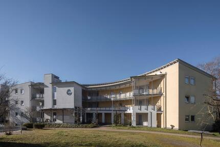 Schöne 2-Zimmer Wohnung in Oberesslingen! Mit WBS ab 60 Jahre - Esslingen am Neckar