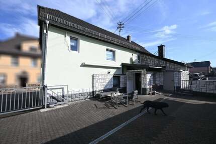 Haus zum Kaufen in Maxsain 199.000,00 € 164.23 m²