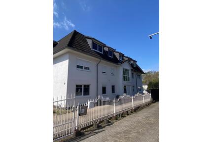 2 Zi Whg. Kirchhuchting Kü., Bad, Loggia,Stellplatz 790.- kalt - Stuhr