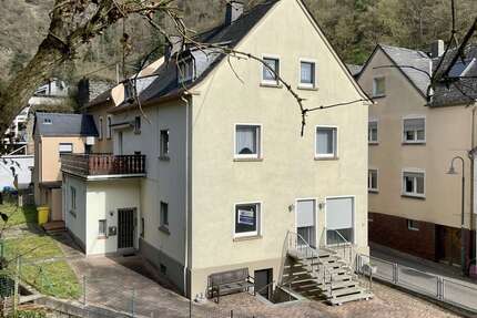 Haus zum Kaufen in St. Goarshausen-Wellmich 149.000,00 € 226 m²