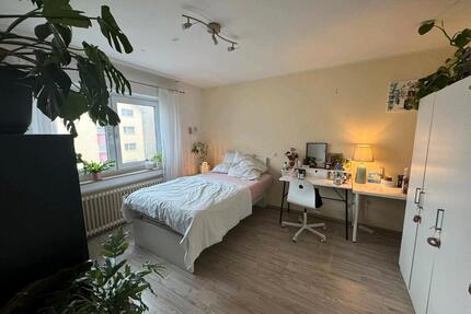 1 Zimmer aus 3 er Frauen WG - 400,00&nbsp;EUR Kaltmiete, ca.&nbsp; 16,00&nbsp;m&sup2; in Singen (Hohentwiel) (PLZ: 78224)