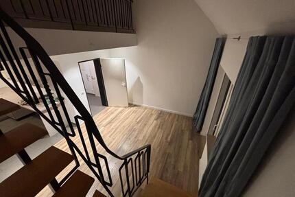 4-Zimmer-Maisonette mit Galerie, Balkon, 2 Bädern & EBK - Bückeburg