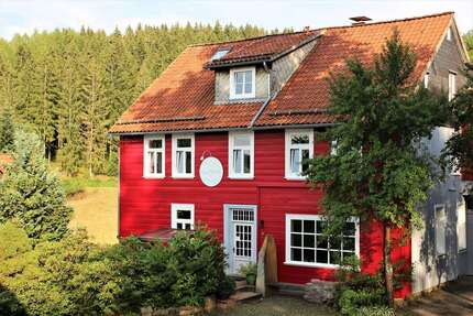 Haus zum Kaufen in Clausthal-Zellerfeld OT Buntenbock 570.000,00 € 779 m²