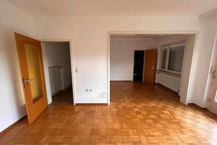 Souterrainwohnung mit Terrasse & Fernblick - Malsfeld