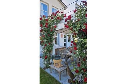 Ländliche exklusive Villa - 1.950.000,00&nbsp;EUR Kaufpreis, ca.&nbsp; 240,00&nbsp;m&sup2; in Rheinfelden (Baden) (PLZ: 79618)