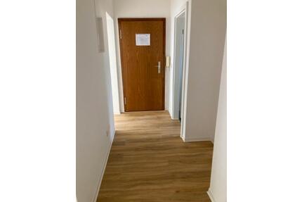 Erdgeschosswohnung mit Balkon und modernem Badezimmer - Merseburg