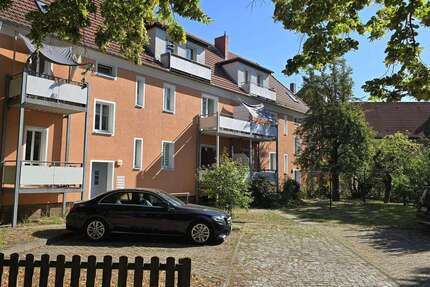 Haus zum Kaufen in Hansestadt Stendal 920.000,00 € 564 m²