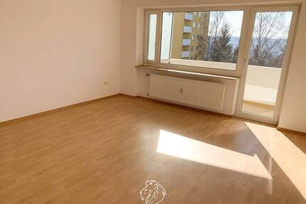 Solide vermietet, stark im Potenzial - 3-Zimmer-Wohnung mit Balkon & Perspektive - Würzburg Lindleinsmühle