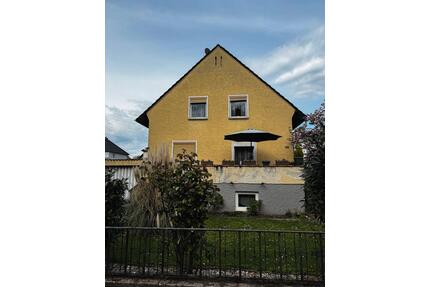 Charmantes Familienhaus mit Garten, Garage in Mainz-Laubenheim