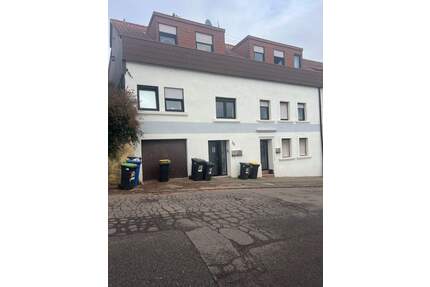 Vermietetes 3-Familienhaus mit großem Grundstück in Schmelz zu verkaufen