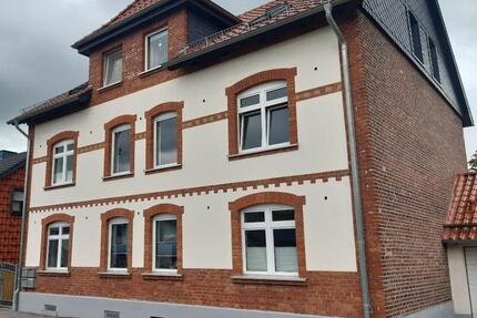 Kapitalanlage! Gepflegtes MFH 5 Wohnungen, Nebengebäude, Garagen - Oebisfelde-Weferlingen Döhren