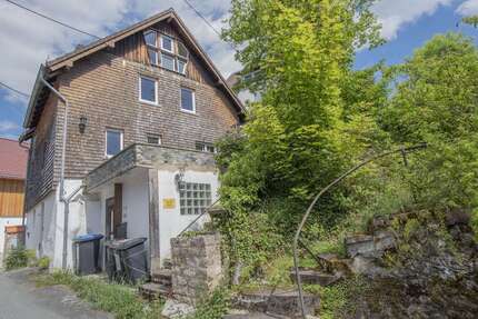 Haus zum Kaufen in Weilrod 85.000,00 € 131 m²