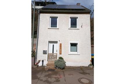 Einfamilienhaus mit PV Anlage - 95.000,00&nbsp;EUR Kaufpreis, ca.&nbsp; 65,00&nbsp;m&sup2; in Nalbach (PLZ: 66809)