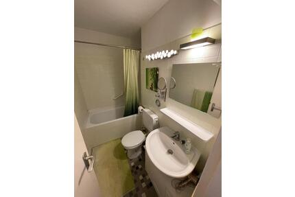 1 - Zimmerwohnung mit Potenzial - Blick ins GrüneKlein Flottbek - Hamburg Altona