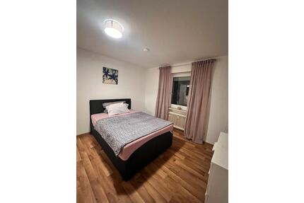 WG Zimmer in 3 Zimmer Whg. - 600,00&nbsp;EUR Kaltmiete, ca.&nbsp; 8,00&nbsp;m&sup2; in Freilassing (PLZ: 83395)