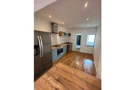 5 Zimmer Maisonette Wohnung mit Balkon, 2 Bädern, Hof & EBK - Helmstedt