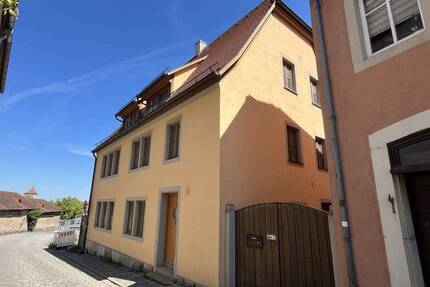 Entkerntes 3-Mehrfamilienhaus im Stadtzentrum - Rothenburg ob der Tauber