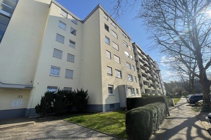 Stadtnah: Schöne 2,5-Zimmer Wohnung mit Einbauküche und Balkon - Gaggenau