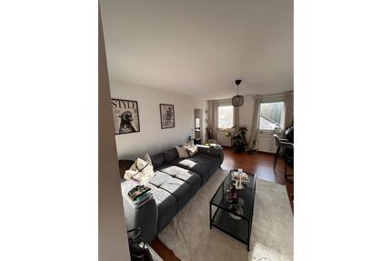 Helle Dachgeschosswohnung (42 m²) ab 01.05. in Bayreuth