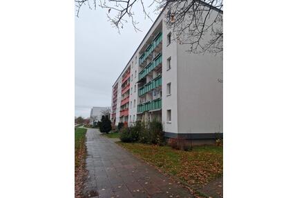 3-Raum Wohnung mit Balkon im Erdgeschoss ab Juli 2026 - Schwerin Mueß