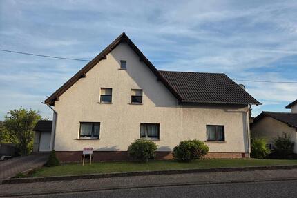 Vielseitiges Zweifamilienhaus in Hasborn – provisionsfrei - Tholey