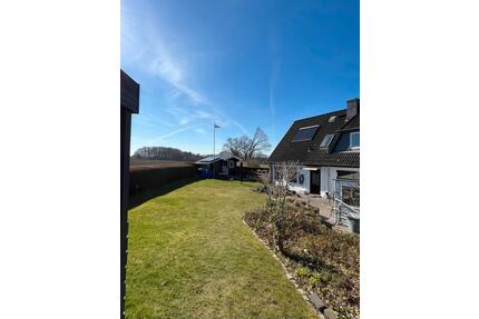 Zweifamilienhaus - 430.000,00&nbsp;EUR Kaufpreis, ca.&nbsp; 160,00&nbsp;m&sup2; in Gettorf (PLZ: 24214)