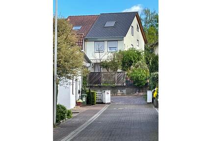 Stilvolles Reihenendhaus für Familien- in Bahnhofsnähe - Ober-Ramstadt
