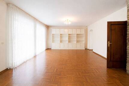 Gepflegtes Einfamilienhaus mit Garten und Garage in Berlin