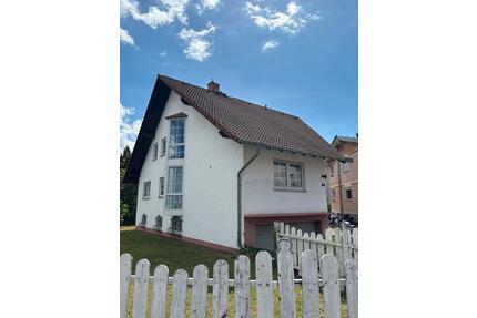 Exklusives Mehrgenerationenhaus mit 3 eigenständig Wohnbereichen - Groß-Zimmern