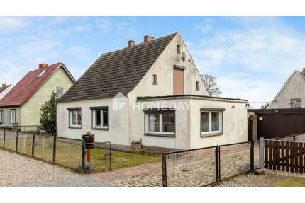 Haus mit Potenzial auf weitläufigem Grundstück - Raum für persönliche Entfaltung - Saal