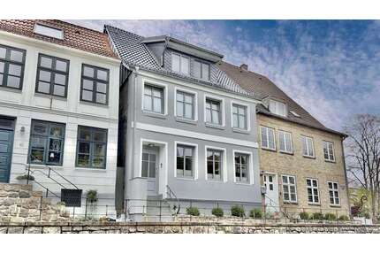 Haus zum Kaufen in Schleswig 750.000,00 € 260 m²