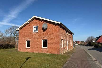Haus zum Kaufen in Erfde 169.000,00 € 240.31 m²