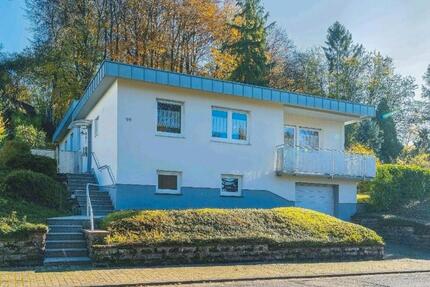 Freistehendes, kernsaniertes, Einfamilienhaus direkt am Wald - Merzig