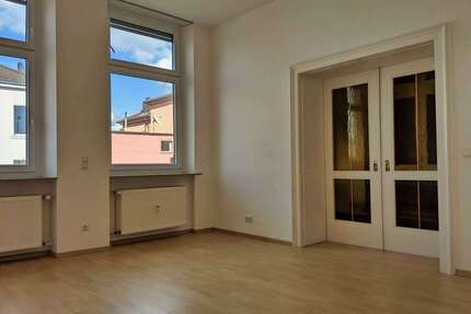 Haus zum Kaufen in Aschaffenburg 990.000,00 € 357 m²