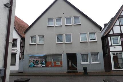Haus in Lügde Stadtmitte von 1969 mit 5 Wohnungen zu verkaufen