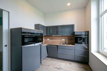 Wohnung zum Mieten in Zwickau 1.130,00 € 150.2 m²