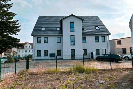 Helle 3-Zimmer-Wohnung mit Balkon (flexibler Einzug möglich) - Mirow