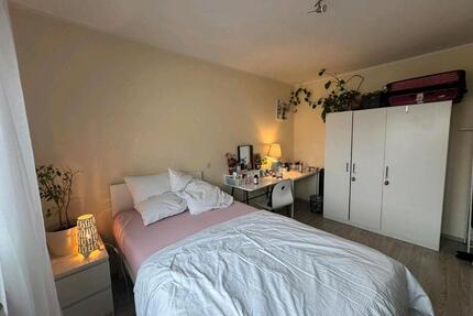 1 von 3 Frauen WG Zimmer - 400,00&nbsp;EUR Kaltmiete, ca.&nbsp; 16,00&nbsp;m&sup2; in Singen (Hohentwiel) (PLZ: 78224)