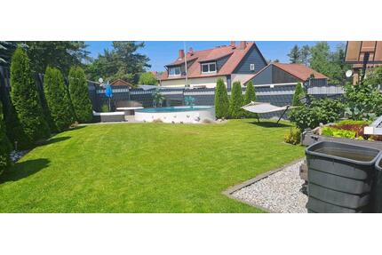 DHH mit Pool, PV-Anlage & großem Garten in Hohenfels